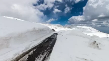 Երևան - Մեղրի ճանապարհին արգելափակվել է մոտ 100 ավտոմեքենա, 12–ը`բախվել. ԱԻՆ