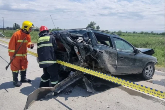 Երևան-Մեղրի ավտոճանապարհին բախվել են «Opel»-ը և «Mercedes-Benz»-ը․ կան տուժածներ