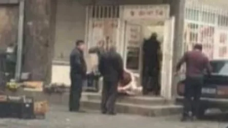 Երևան մեր օրեր.  Փողոցներից մեկում միս են քարշ տալիս