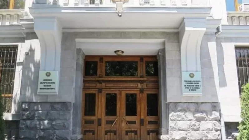 ՀՐԱՏԱՊ. Պետհաստատություններում 543 անձ գրանցվել և գործի չի գնացել. պատճառվել է 1.4 մլրդ դրամի վնաս