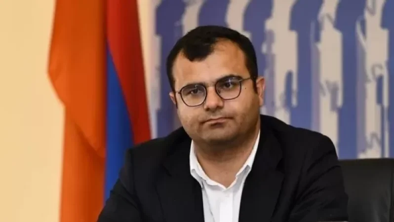 Եկեք հայհոյելուց առաջ մի երկու անգամ ուշադիր կարդանք. Հ.Կարապետյանը՝ եպս. Մաշալյանի հարցազրույցի մասին