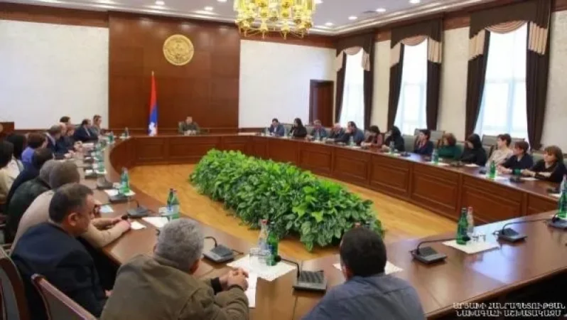 Արցախի նախագահ Արայիկ Հարությունյանը հանդիպել է Մանե Թանդիլյանի և նրա տեղակալների հետ