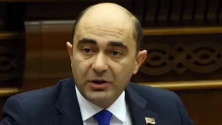 Աշոտյա՛ն, դու սիրելու բան չես, սո՛ւս մնա. Էդմոն Մարուքյանի գրառումը