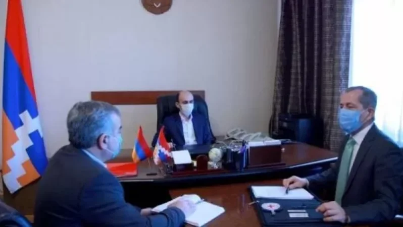 Արտակ Բեգլարյանը Կարմիր խաչի Արցախի գրասենյակի ղեկավարի հետ քննարկել է մարդասիրական մի շարք ծրագրեր