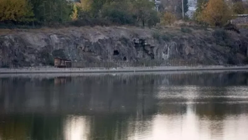 Երևանյան լճի հարակից քարանձավում դի են գտել