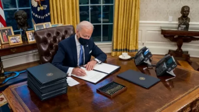 Photos: Biden Removes Trump's Cola Button from Oval Office