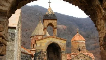 30 հայ ուխտավորներ գնացել են Դադիվանք խաղաղապահների ուղեկցությամբ