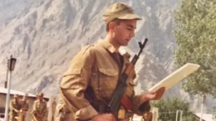 Ահա թե ով է լուսանկարում պատկերված երիտասարդը