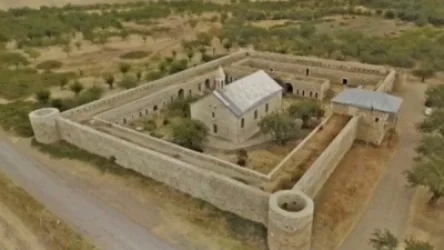 80 հայ ուխտավորներ ռուս խաղաղապահների ուղեկցությամբ այցելել են Ամարաս վանական համալիր․ ՌԴ ՊՆ