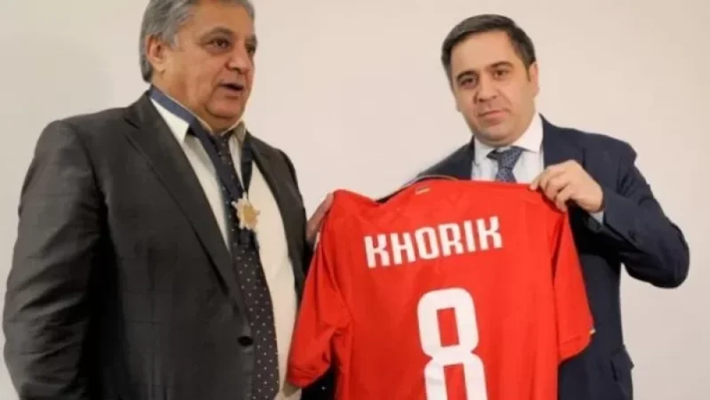 Խորեն Հովհաննիսյանը պարգևատրվել է ՀՖՖ բարձրագույն պարգև շքանշանով