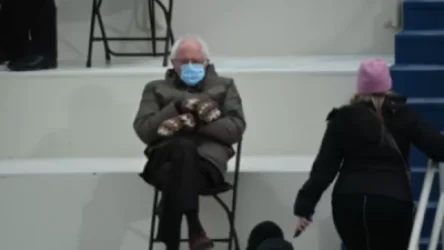 Սենատոր Բեռնի Սանդերսի՝ թաթմաններով լուսանկարը նրան գրեթե 2 մլն դոլար է բերել