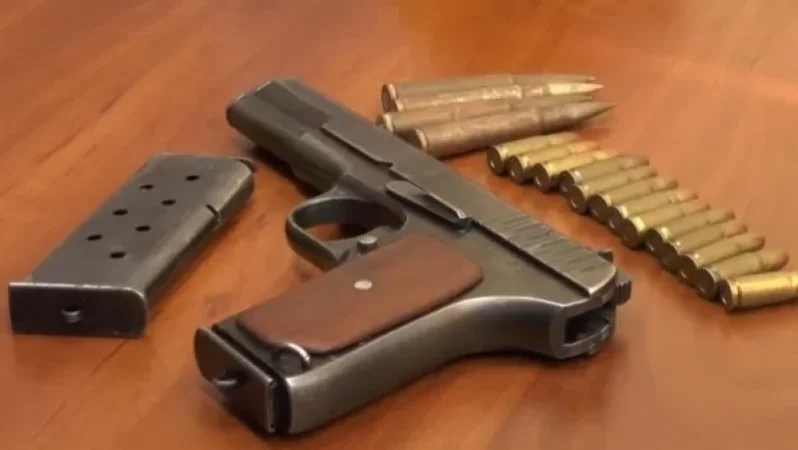 Քաղաքացիները զենք-զինամթերք են կամավոր հանձնել