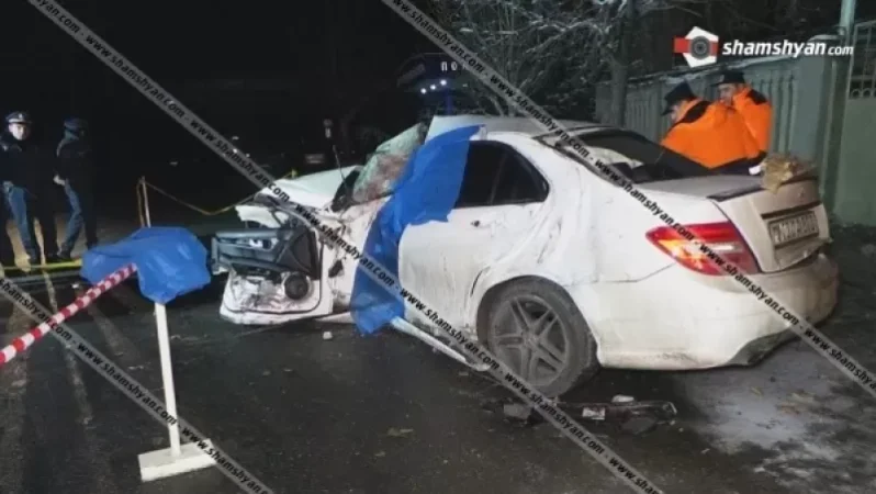 Երևանում Mercedes-ը բախվել է կայանված Lada-ին, ապա աղբամաններին, այնուհետև բախվել ծառին, և հարվածել էլեկտրասյանը