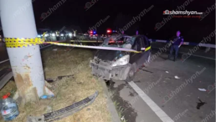 «Honda»-ն բախվել է գովազդային երկաթե սյանը․ նրանք վերադառնում էին Բաթումիից