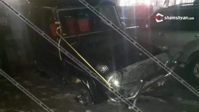 Mercedes G63-ը ԱՄՆ դեսպանատան դիմաց բախվել է բետոնե բաժանարար պատին և կողաշրջվել. կա վիրավոր