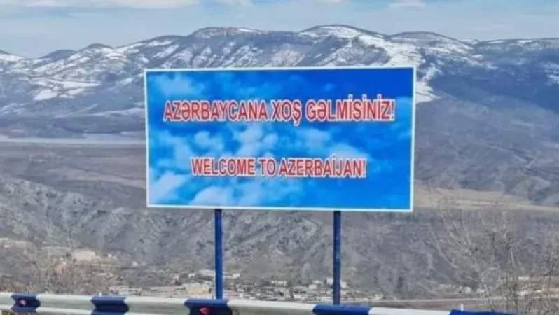 Միջհամայնքային ճանապարհին ադրբեջանցի զինվորականները տեղադրել են «Բարի գալուստ Ադրբեջան» գրառումով ցուցանակ. ՄԻՊ