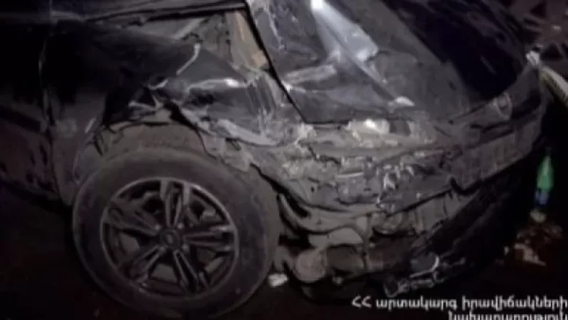 «Օպելը» վրաերթի է ենթարկել 3 մարդու, ապա բախվել «Մերսեդեսին». 5 վիրավորներից 2-ի վիճակը ծանր է