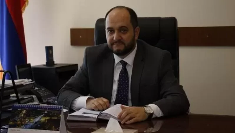 Հարգելի ծնողներ. նախարար Արայիկ Հարությունյանը համազգային ծնողական ժողով է հրավիրել