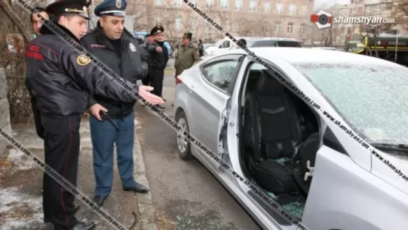 Գողացել են  Hyundai Elantra մակնիշի մեքենայի աջ դուռը