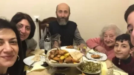 ԼՈՒՍԱՆԿԱՐՆԵՐ. Ընկերուհիս Սիսիանի տարածաշրջանի Դարբաս գյուղի երեցկինն է. Հակոբյան