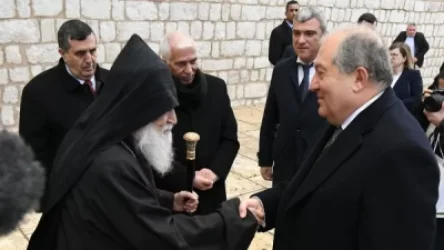 Արմեն Սարգսյանը կնոջ հետ այցելել է Բեթղեհեմի Սուրբ Ծննդյան տաճար