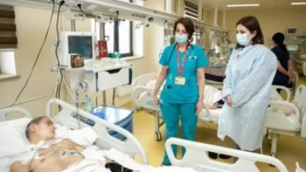 Առողջապահության նախարարն այցելել է «Աստղիկ» ԲԿ, զրուցել վիրավոր զինվորների հետ