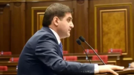 «Հրապարակ». Արման Բաբաջանյանն այժմ նստում է ԲՀԿ-ի «կողքին»` «էլիտար թաղամասում»