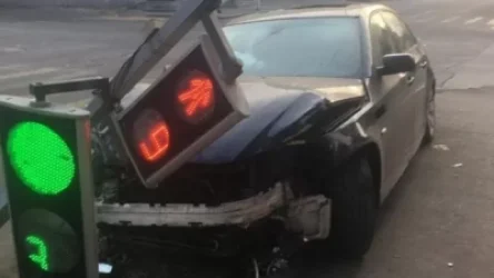 Երևանում բախվել են Toyota-ն ու BMW-ն. կա վիրավոր