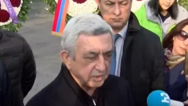 Դուք ձեզ իրավունք եք վերապահում հարց տալ ու հետո ինձ ընդհատե՞լ. Սերժ Սարգսյանը` լրագրողներին