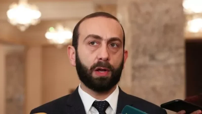 Բուրբոնները ոչինչ չսովորեցին, չհասկացան …. Արարատ Միրզոյանի գրառումը