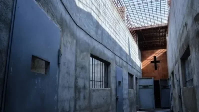 Սկանդալ դատապարտյալների հիվանդանոցում. հանցագործ աշխարհում հայտնի «Կադոն» կազմակերպել է բաժանմունքի պետի հանգիստը. Shamshyan. com