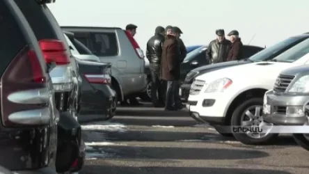 «Հրապարակ». Ղազախները հետ են բերում մեքենաներն ու գումար պահանջում. ավտոշուկան խայտառակ վիճակում է
