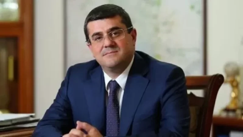 Պաշտոնապես պահանջում եմ բոլորից ձեռք քաշել Արցախի անունը և ժողովրդի հույզերը շահարկելուց. Արայիկ Հարությունյան