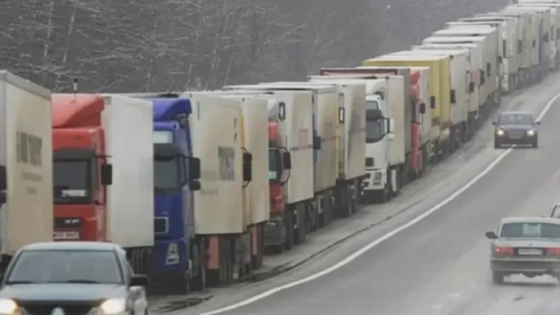 Stepantsminda-Lars Highway Closed to Articulated Trucks Due to Avalanche Risk