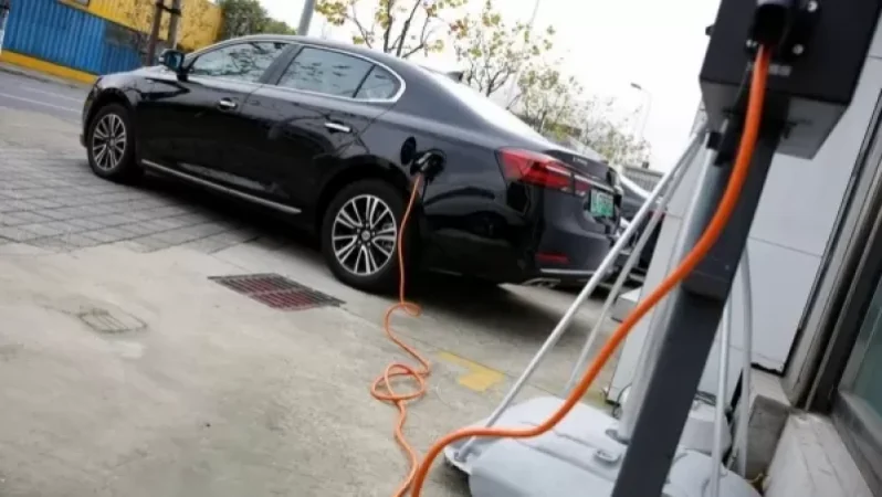 Մեծ Բրիտանիան մտադիր է արգելել բենզինով և դիզելային վառելիքով աշխատող մեքենաների վաճառքը