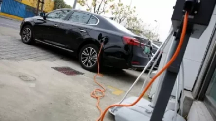 Մեծ Բրիտանիան մտադիր է արգելել բենզինով և դիզելային վառելիքով աշխատող մեքենաների վաճառքը