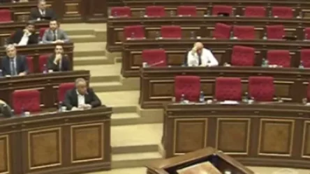 ԲՀԿ-ից միայն 1 պատգամավոր է ներկա ՍԴ հարցով ԱԺ քննարկմանը