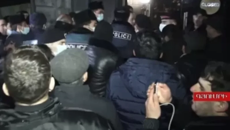 Փաշինյանի աջակիցների կողմից իրականացվող ակցիայի ընթացքում ծեծկռտուքի առթիվ նյութեր են նախապատրաստվում