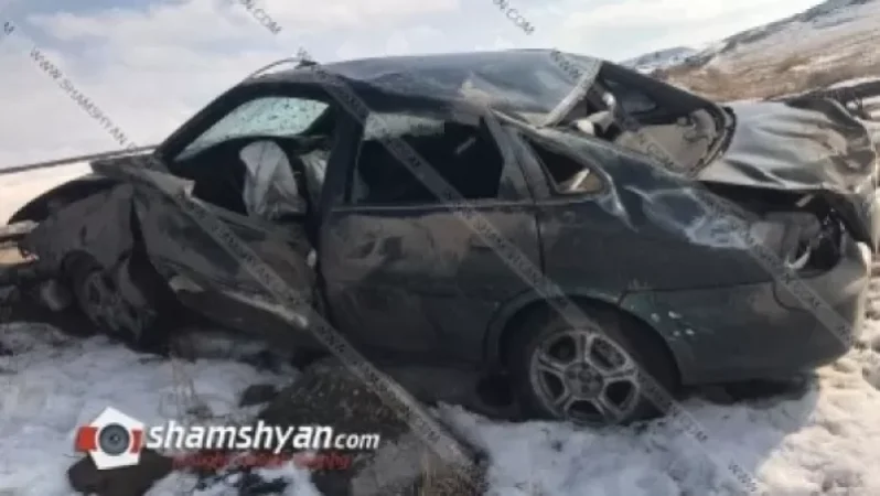 Խոշոր ավտովթար Շիրակի մարզում. մեքենան մի քանի պտույտ շրջվելով հայտնվել է դաշտում
