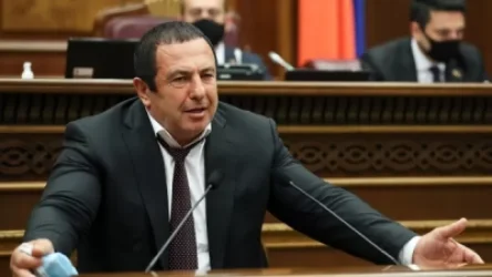 Զոհրաբյանը, Մելքումյանը, Պետրոսյանը պետք է հաշտվեն մանդատից զրկվելու փաստի հետ. «Հրապարակ»