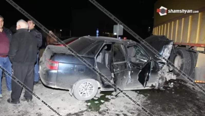 Խոշոր ավտովթար Արմավիրի մարզում. բախվել են Mazda-ն, ВАЗ 21101-ն ու պարսկական համարանիշներով բեռնատար Volvo-ն