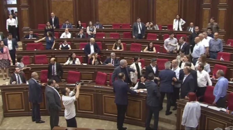 ԱԺ օթյակից լրագրողներին դուրս հանելու միջադեպով վարույթ է նախաձեռնվել. «Ժողովուրդ»