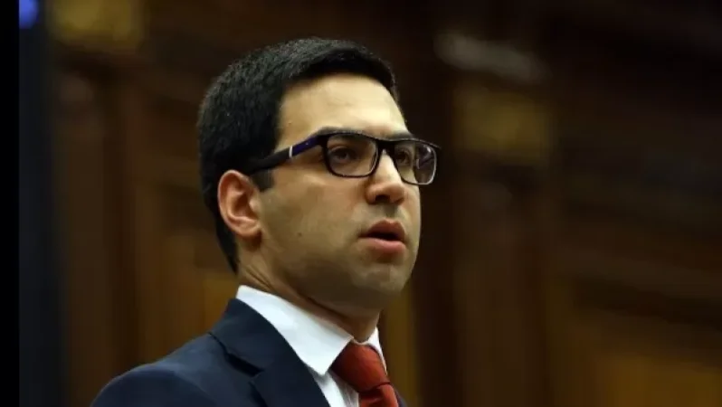 Ռուստամ Բադասյանը խոսել է ռազմական դրության մասին