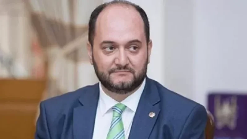 ԿԳՄՍ նախարարը Հ1-ի եթերում առանց դիմակ է եղել. կտուգանվի՞