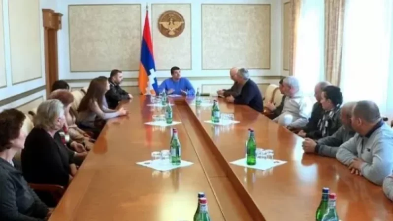 Արցախում Արայիկ Հարությունյանը ընդունել է անհայտ կորածների մի խումբ հարազատների