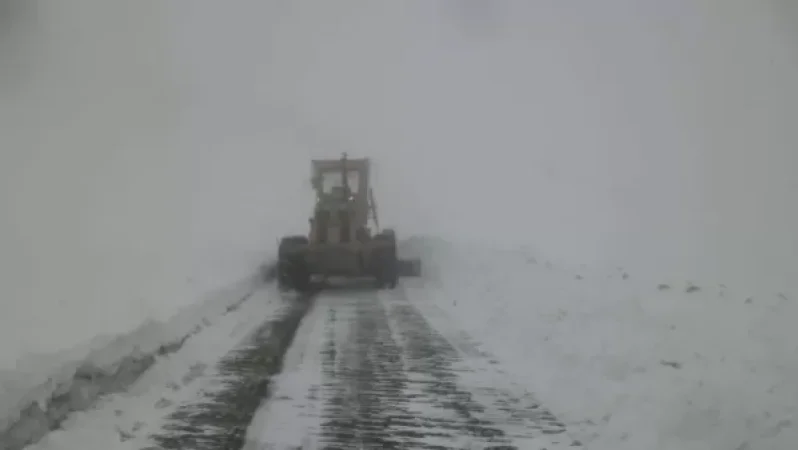 Ժամը 23:15-ի դրությամբ ճանապարհներին բուք է ու մերկասառույց