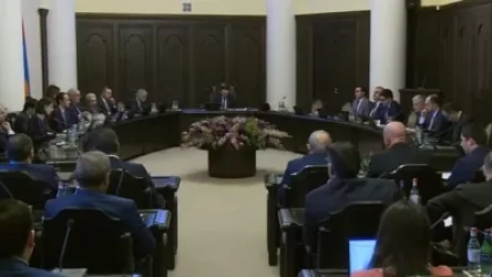 ՈՒՂԻՂ. Մեկնարկել է Կառավարության հերթական նիստը. օրակարգում ներառված է 34 հարց