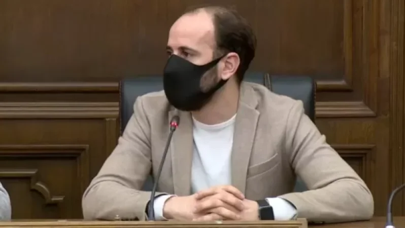 Կարծում եմ՝ ԱԱԾ-ն այստեղ լրացուցիչ պարզաբանմամբ հանդես կգա.  Գաբրիելյանը՝ ԱԱԾ հայտարարության մասին