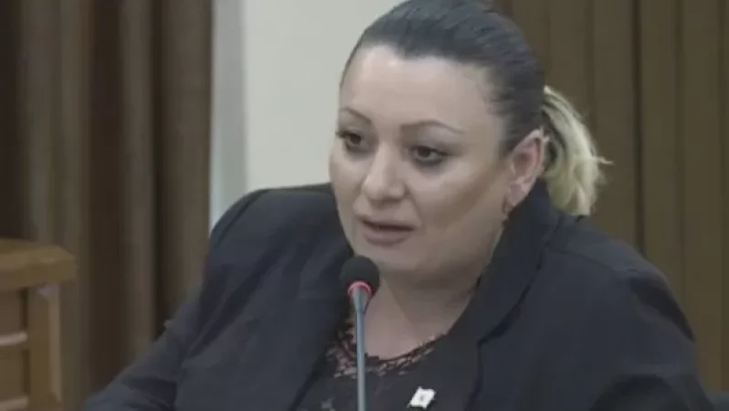 «Բա՞ն է փոխվել, արդեն կարելի է առանց դիմակի ելույթ ունենա՞լ». Անի Խաչատրյանը՝ Մարությանին