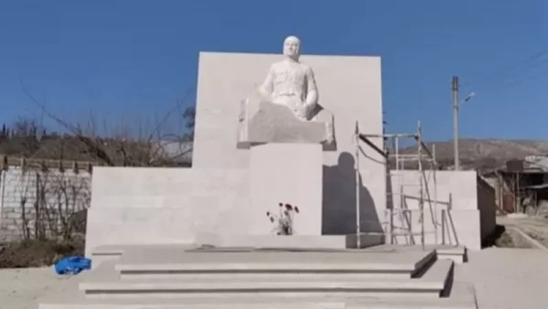 «Արձանը դեռ վերջնական տեսքի բերված չէ, ինքնագլուխ եսիմ ով գնացել է, արձանը բացել է ու նման խոսակցություններ են տարածվում»...NEWS. am